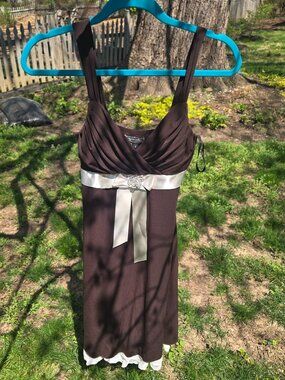 Flowy brown dress perfect for Christmas size small